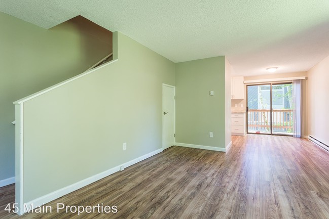 Building Photo - 4901 SW Beaverton Hillsdale Hwy