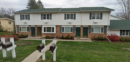 Building Photo - 1402 Tuttle St