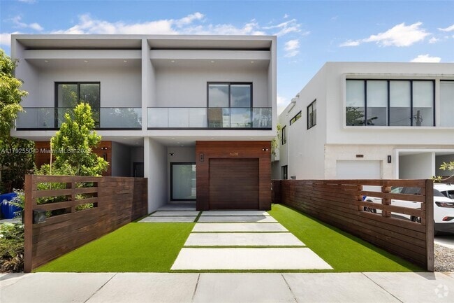 Building Photo - 2962 Coconut Ave