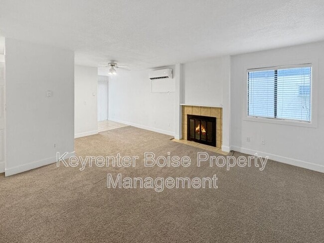 Building Photo - 7066 W Colehaven Ln