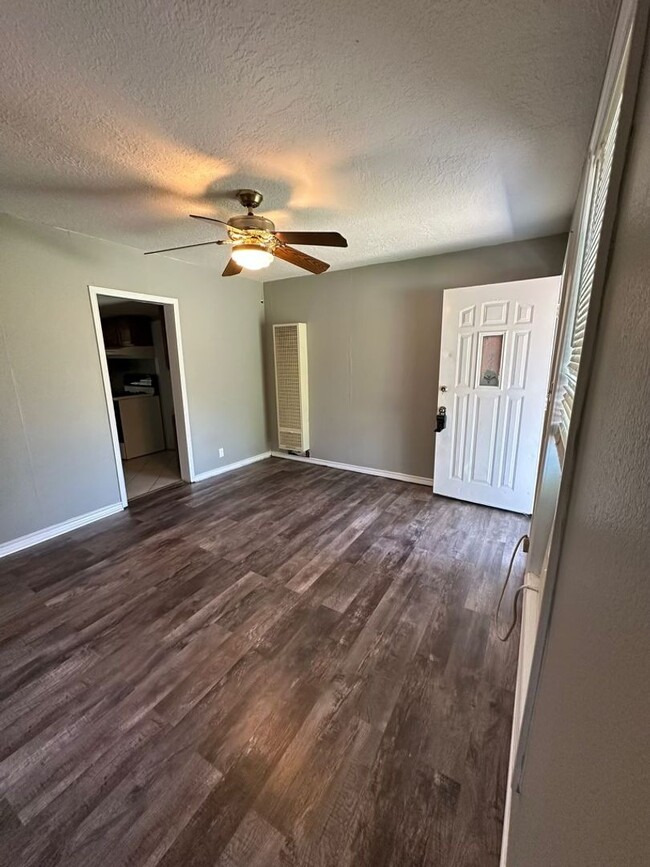 Building Photo - 506 SW 16th Street Lawton, OK 73501