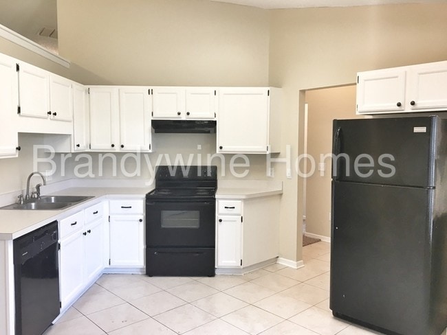 Building Photo - 8592 Bandera Cir E