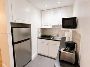 Building Photo - 3025 Indian Creek Dr