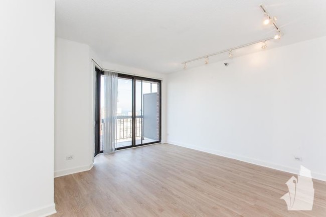 Building Photo - 1133 N Dearborn St