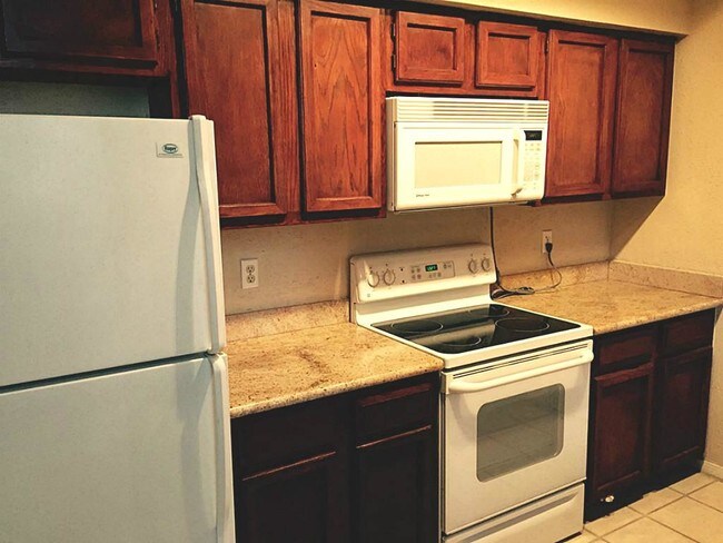 Building Photo - 1112 Bering Dr