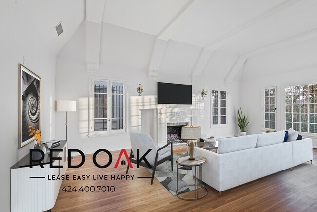 Building Photo - ~1 Month FREE~ Stunning and Spacious, Span...