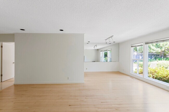 Foto del edificio - Northbridge 4bd/2ba Rancher w/Central AC &...