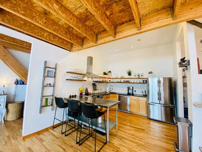 Foto del edificio - 3309 Blake St