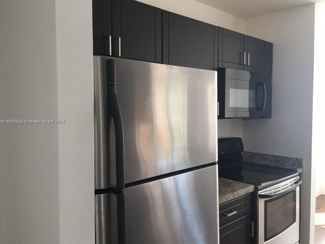 Foto del edificio - 8320 SW 1st St