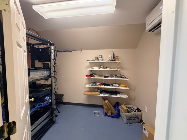 Foto del edificio - 116 E Main St