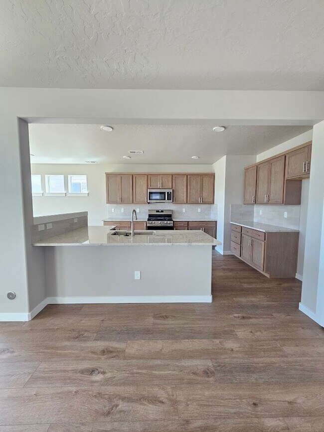 Foto del edificio - Brand new 3 Bed 2.5 Bath Home- Owyhee Scho...
