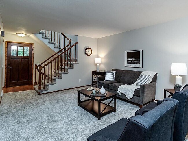 Building Photo - 5709 Highland Way