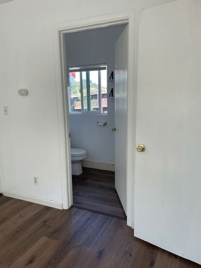 Building Photo - El Camino Real 6