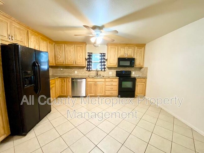 Building Photo - 2805 Silver Meadow Ln
