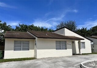 Building Photo - 545 W 79th Pl
