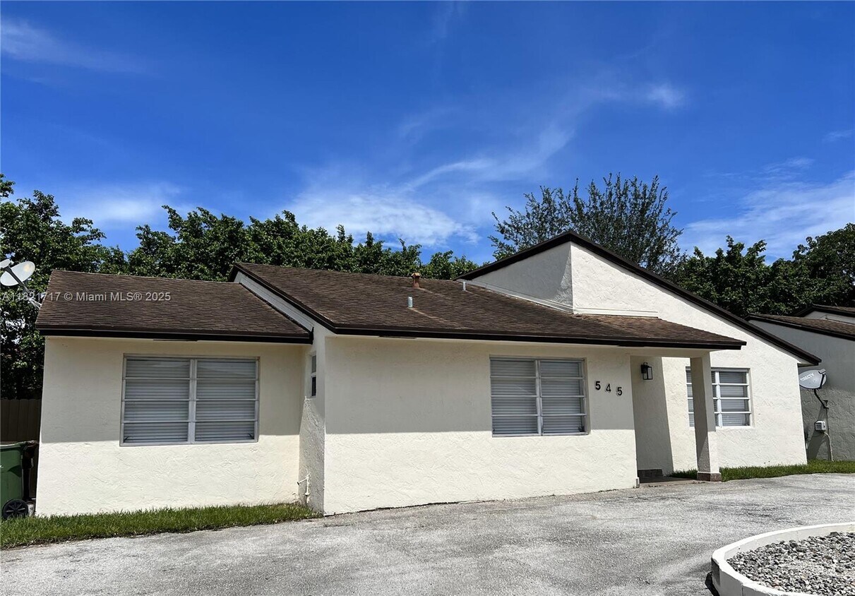 Primary Photo - 545 W 79th Pl