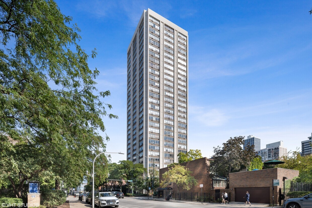 70 W Burton Pl Unit 2204, Chicago, IL 60610 Condo for Rent in Chicago