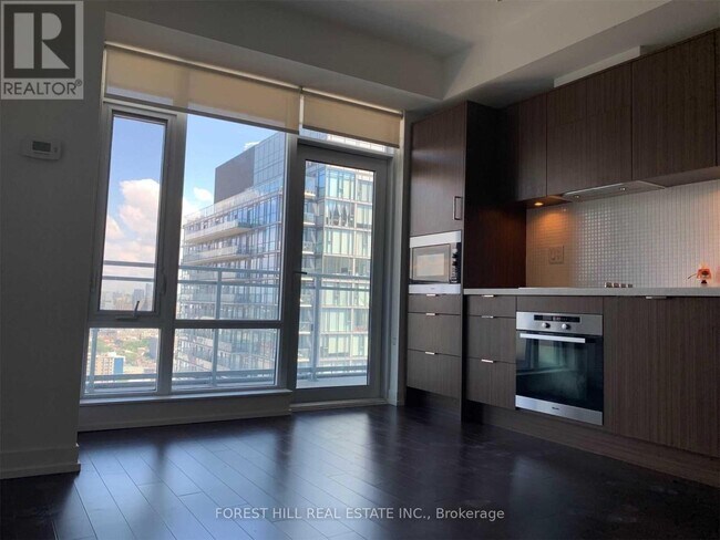 Building Photo - 21 Widmer St