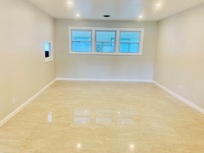Foto del edificio - 3134 Stoney Creek Rd