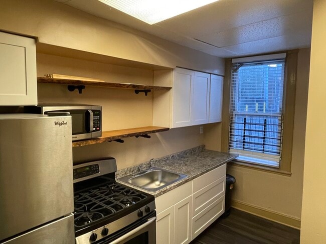 23rdStreetVRs-44 - 2611 E Fayette St