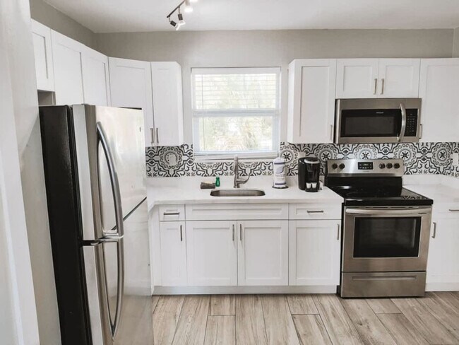 Foto del edificio - 50 Davie Blvd