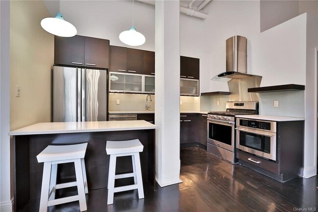 Building Photo - 52 Webster Ave