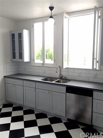Foto del edificio - 3849 W 28th St