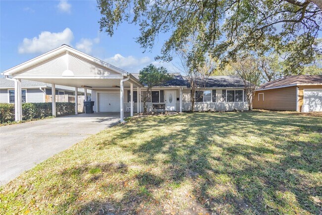 Building Photo - 2848 Azalea Ave