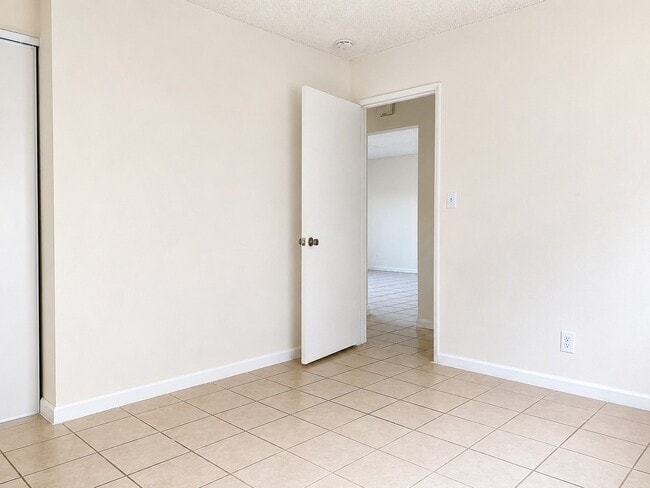 Foto del edificio - 3411 W Orange Ave