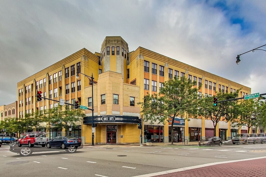 Foto principal - 1645 W School St