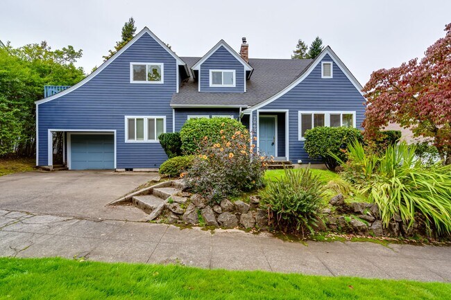 Building Photo - (COL) Charming Campus House~  Washer and D...