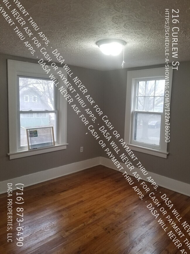 Building Photo - 216 Curlew St - 3 Beds / 1 Bath