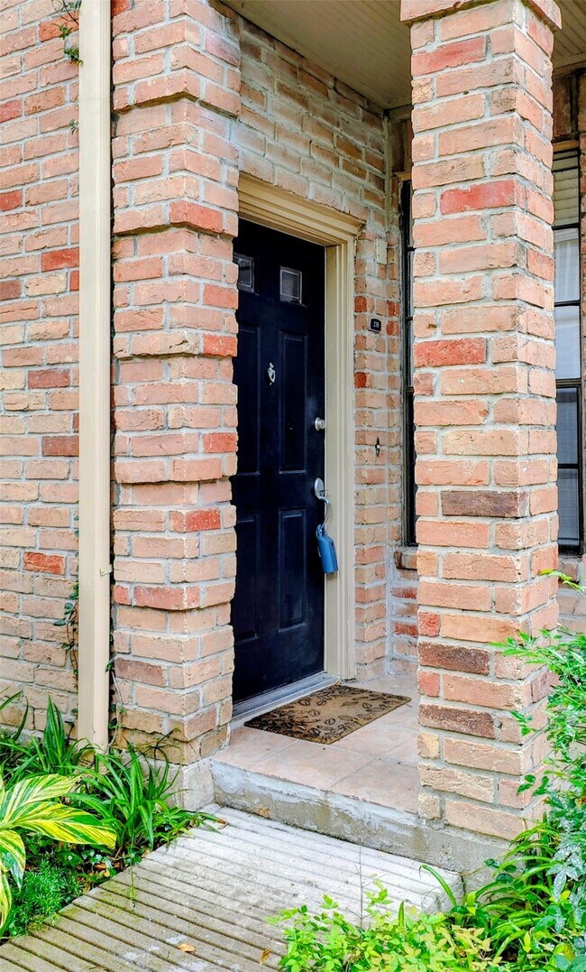 Foto del edificio - 2255 Braeswood Park Dr