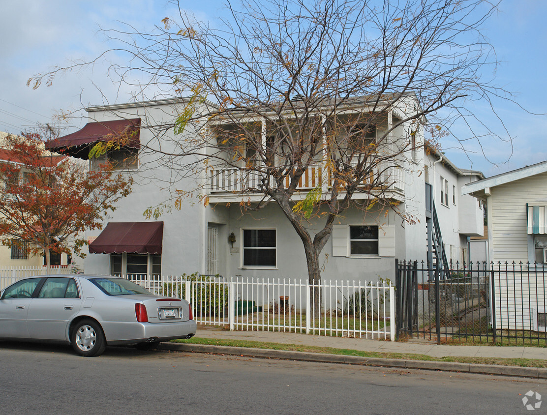 Building Photo - Central Arlington Heights