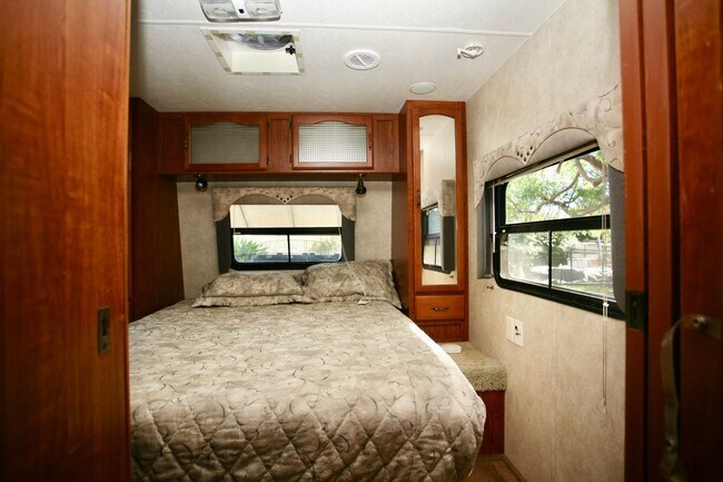 Foto del edificio - 1Br 1Ba Trailer in Eucalyptus Hills