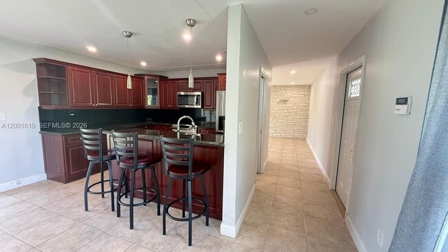 Foto del edificio - 8820 SW 43rd Terrace