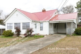Building Photo - 748 11th St