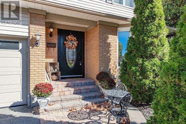 Building Photo - 35 St Remy Dr