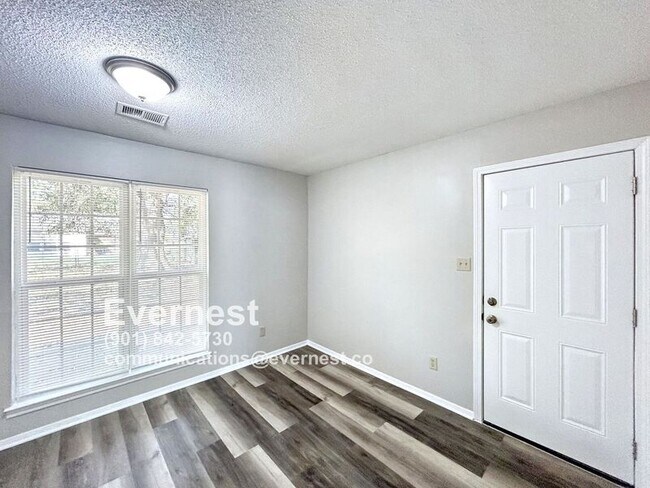 Foto del edificio - 6123 Kensington Cir