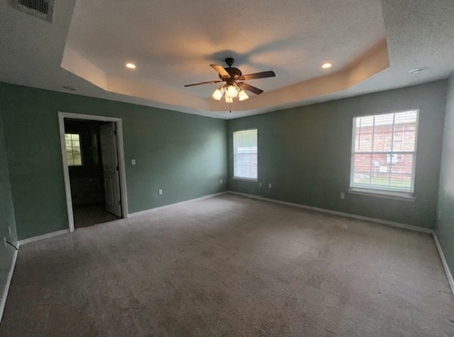 Building Photo - 4821 Acorn Dr