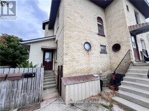 Building Photo - 118 Toronto St