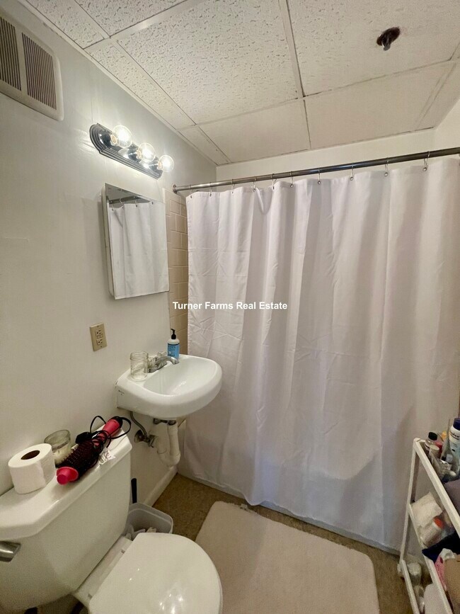 Foto del edificio - 1067 Beacon St