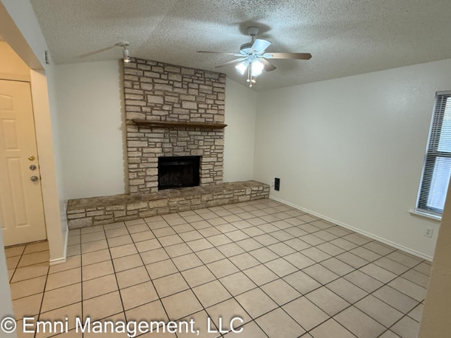 Foto del edificio - 2706 Jade Rd