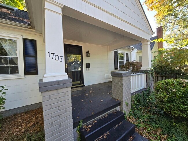 Foto del edificio - 1707 Oakdale Ave