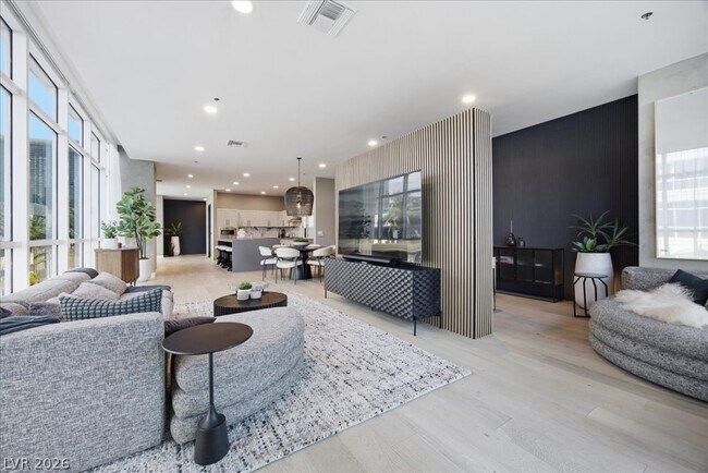 Building Photo - 4575 Dean Martin Dr