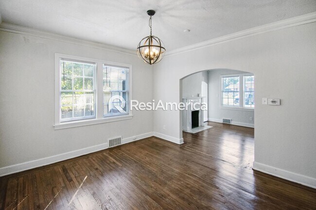 Foto del edificio - Beautifully Renovated Rental Near Rhodes College!