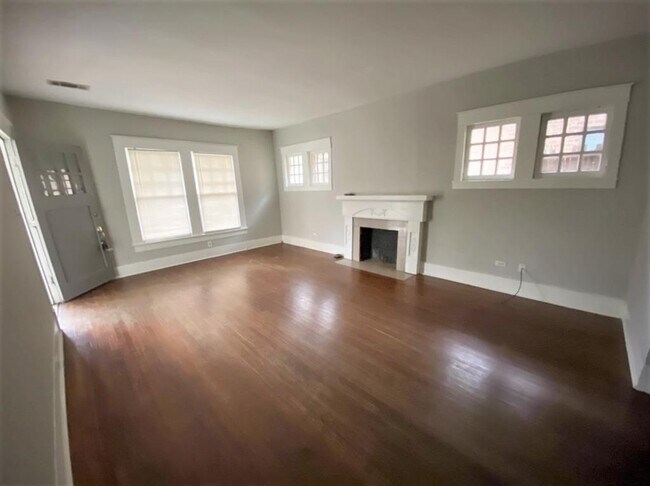 Building Photo - 5811 Velasco Ave