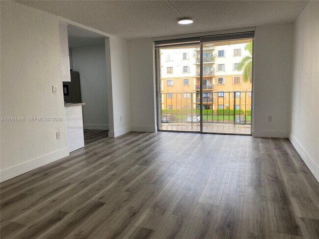 Foto del edificio - 9320 Fontainebleau Blvd