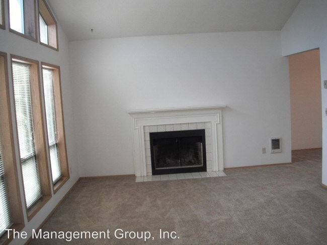 Building Photo - 3 br, 2.5 bath House - 3502 NE 160th Street