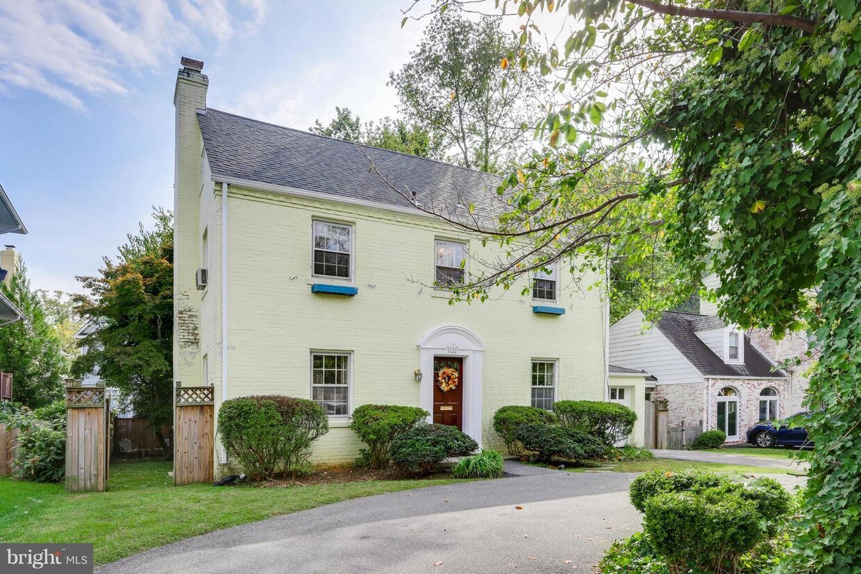 Foto principal - 5122 Fairglen Ln